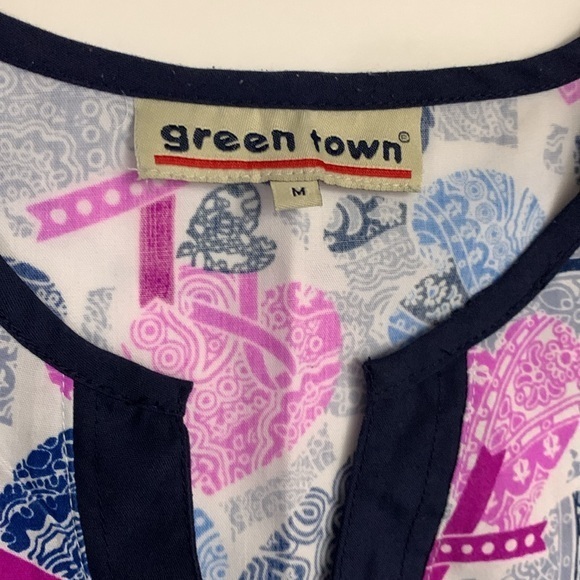 3/$19✨ Green Town Breast Cancer Scrubs Top look - Picture 4 of 8